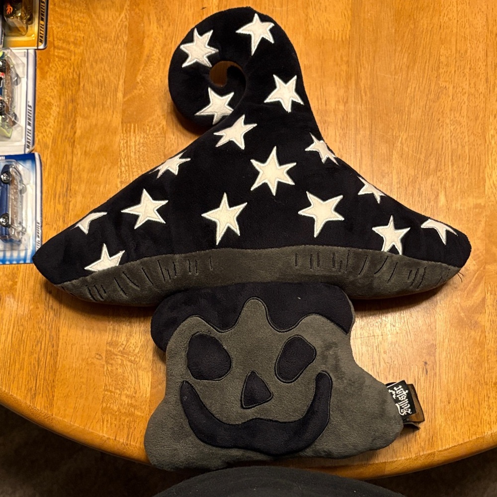 Black and Gray Star Mushroom Pillow